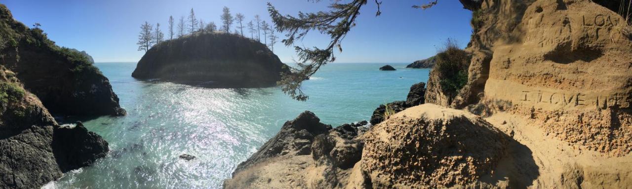 Glamping In The Redwoods With A Hot Tub! Ξενοδοχείο Garberville Εξωτερικό φωτογραφία